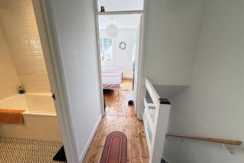 Landing hallway.jpg