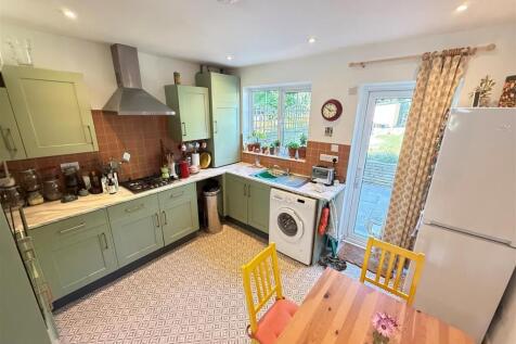 Kitchen Glou 2.jpg