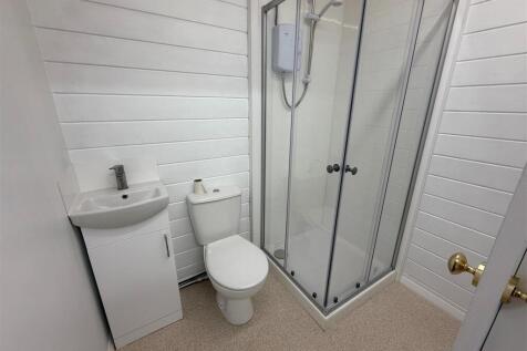 bathroom shed v1.jpg