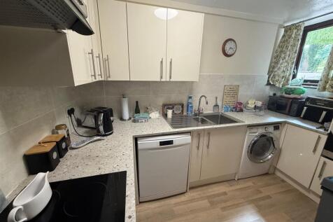 kitchen v1 oakdene.jpg