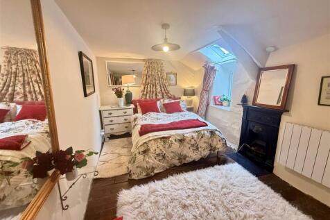 bedroom one neth 3.jpg