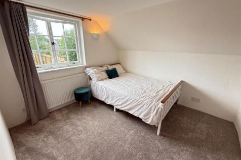 bedroom chapel court.jpg