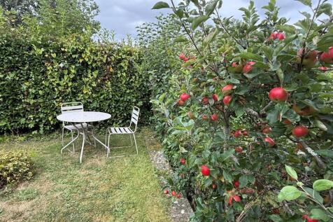 garden old post.jpg