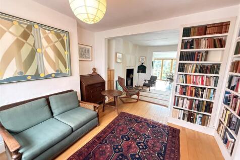 sitting room dinisg room 3.jpg