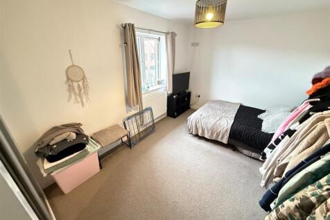 bedroom one v8.jpg
