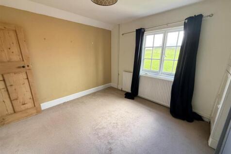 Bedroom one v1.jpg