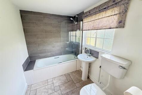 bathroom b3.jpg