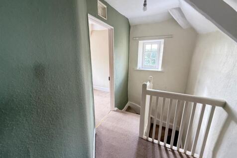 Hallway v1.jpg