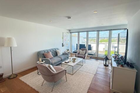Sitting room zenith top floor.jpg