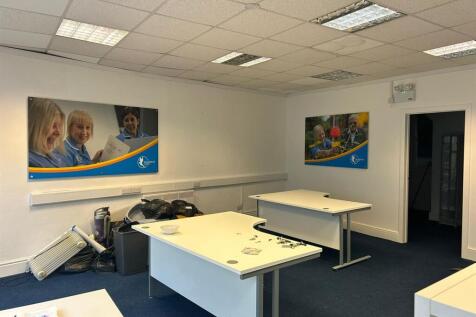 WhatsApp Image 2025-10-13 at 16.53.56 (4).jpeg