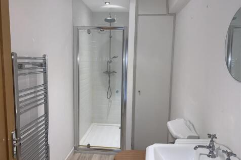 ensuite.JPG