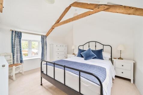 bed 2.jpg