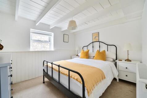 bed 1.jpg