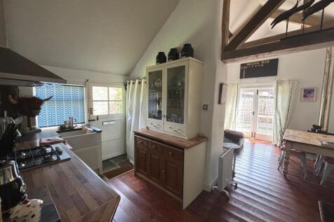 kitchen 2.jpg