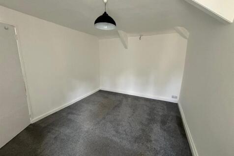 bedroom 4.jpg