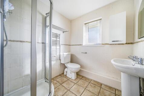 ensuite.jpg