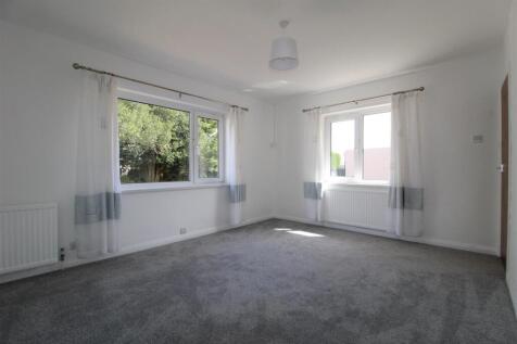 Bedroom 1.JPG