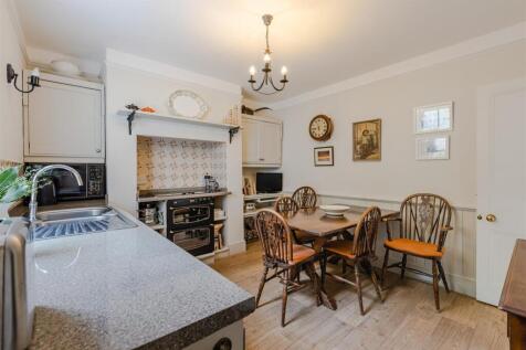 A02 - 45 Sandquay Road Dartmouth - 230911.jpg