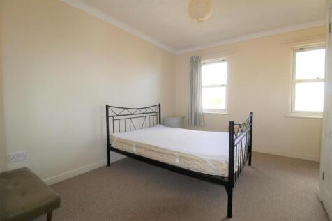 Bedroom 1.JPG