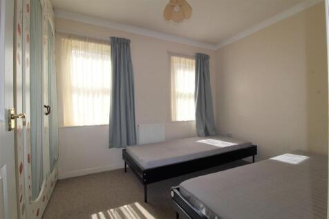 Bedroom 2.JPG