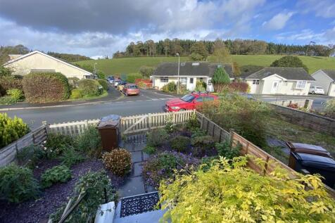 Front Garden &amp; View