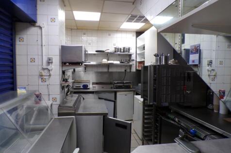 Kitchen 2.JPG
