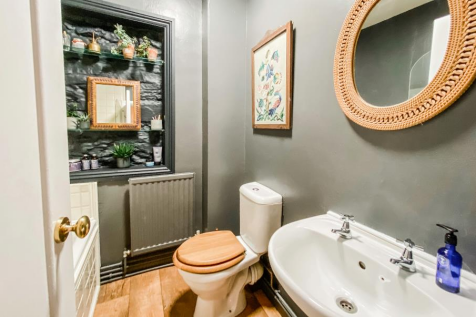 Bathroom 1.png