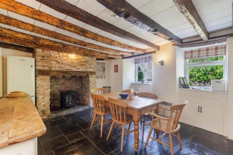A04 - Maple Cottage Brook St, slapton - 240510.jpg