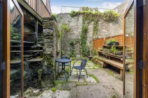 A03 - 16A, Clarence Street Dartmouth - 240916.jpg