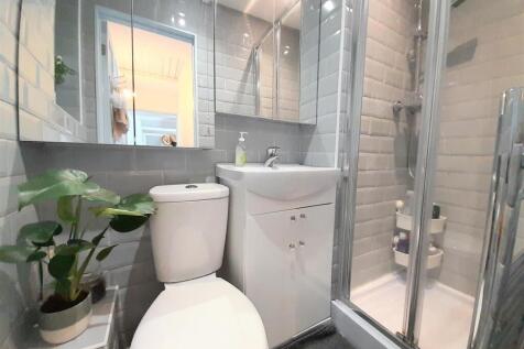 Shower Room.jpg