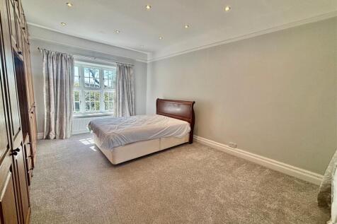 Principle Bedroom 2.jpg