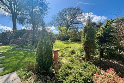 GARDEN1.jpg