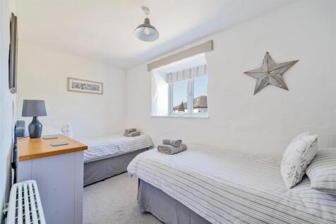 Maple bedroom 2.jpg