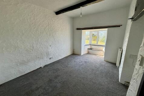 Bedroom 2 (been cleaned and printed since photo ha