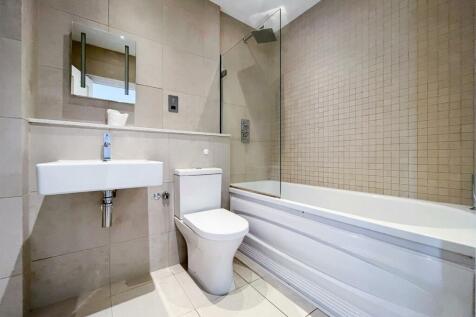 en-suite (1 of 1).jpg