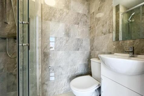 en-suite (1 of 1).jpg