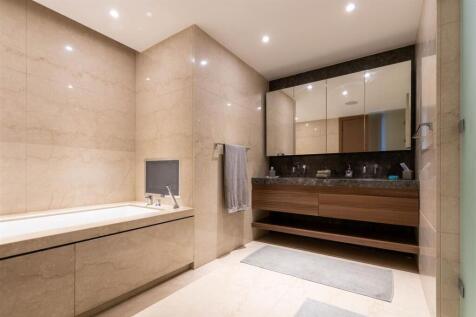 master en-suite.jpg