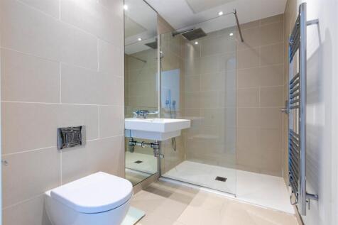en-suite 1.jpg