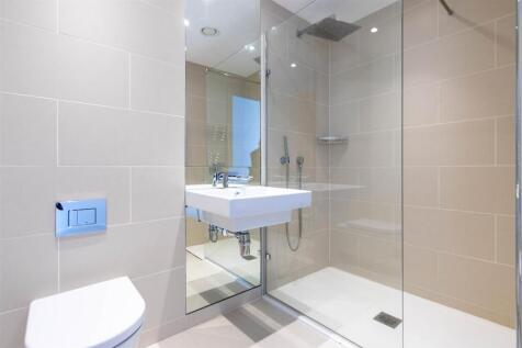 en-suite 2.jpg