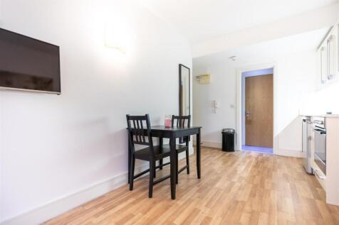 dining area and kitchen (1 of 1).jpg