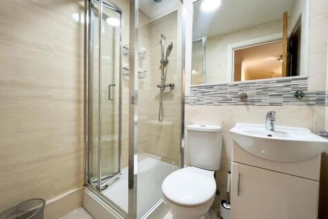 bathroom (1 of 1).jpg