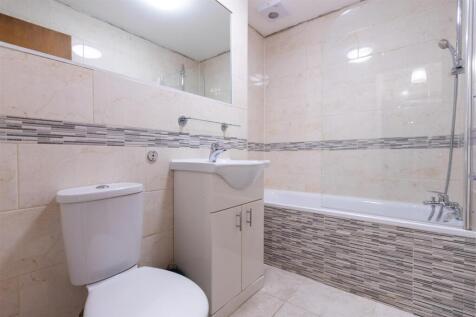en-suite (1 of 1)-2.jpg