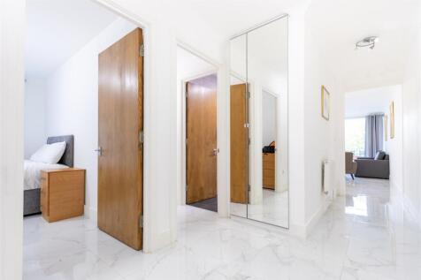 hallway (1 of 1).jpg