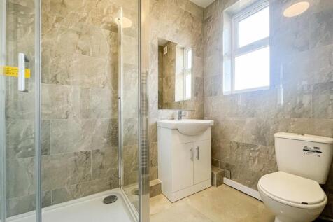 bathroom (1 of 1).jpg