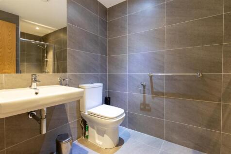 bathroom (1 of 1).jpg
