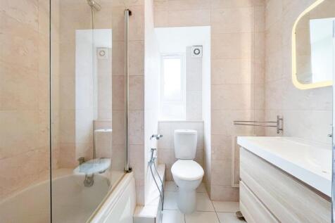 bathroom (1 of 1).jpg