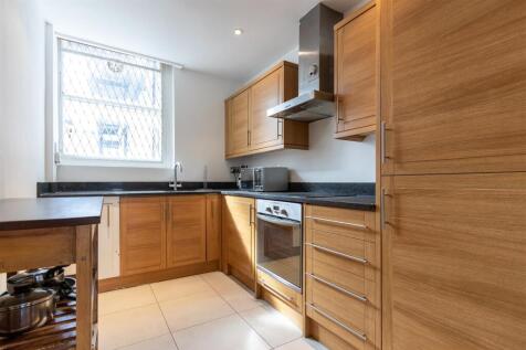 kitchen (1 of 1).jpg
