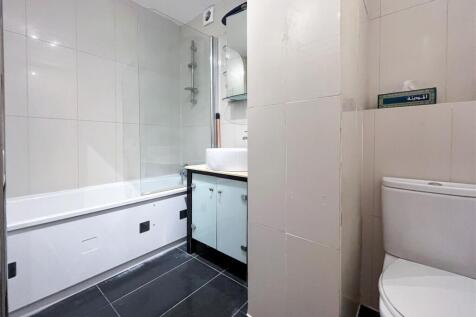 bathroom (1 of 1).jpg