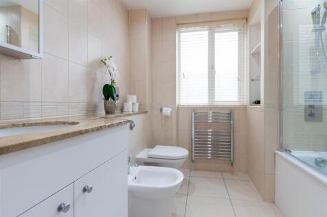 en-suite 1.jpg