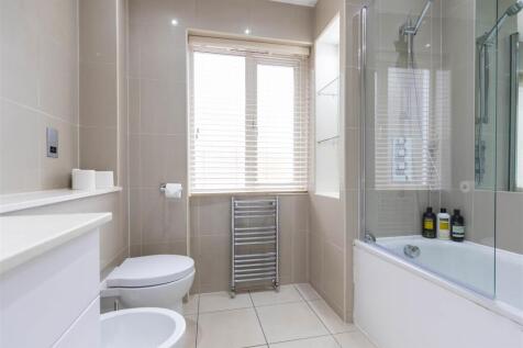 en-suite 3.jpg